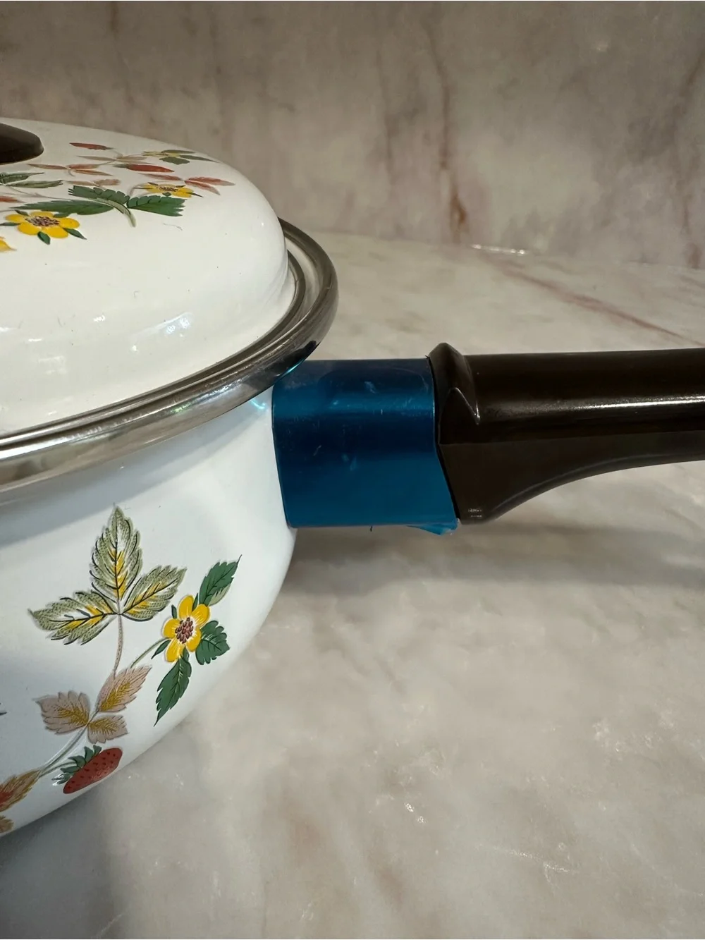 Vintage Sheffield Strawberries ’n Cream Enamel Saucepan Lid New Old Stock 70s